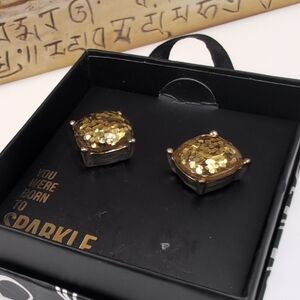 Elegant Gold Textured Stud Earrings